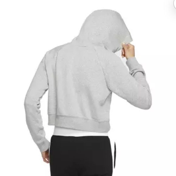 Nike Sportswear Essential Cropped Hoodie - Picture 2 of 11